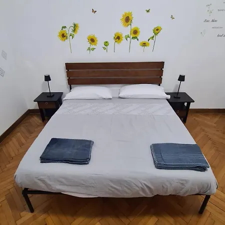 Апартаменти Dock Bay Hostel *