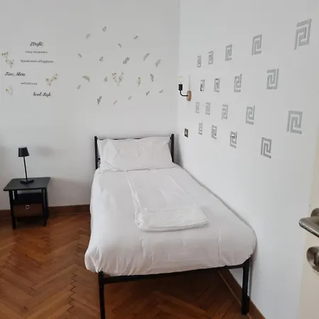 Апартаменти Dock Bay Hostel