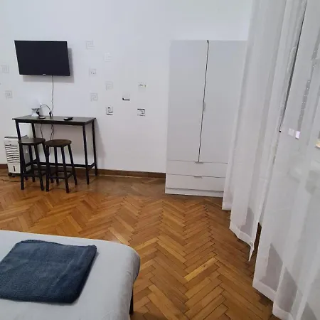 Dock Bay Hostel Трієст