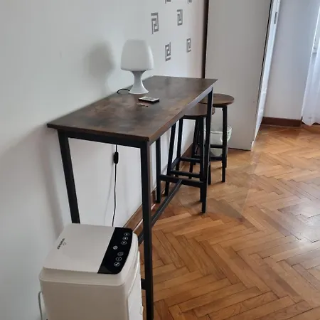 Dock Bay Hostel * Трієст