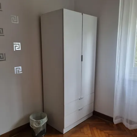 Апартаменти Dock Bay Hostel