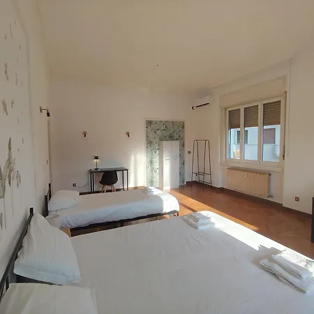 Dock Bay Hostel Трієст
